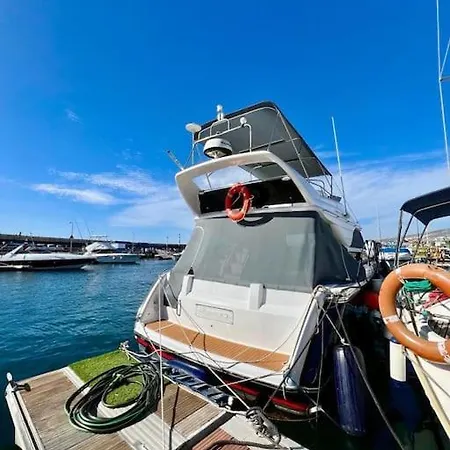 Botel Yate Rumbo, Casa Flotante