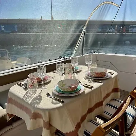 Yate Rumbo, Casa Flotante Botel Costa Adeje (Tenerife)